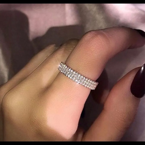 Silver ring - Picture 2 of 2